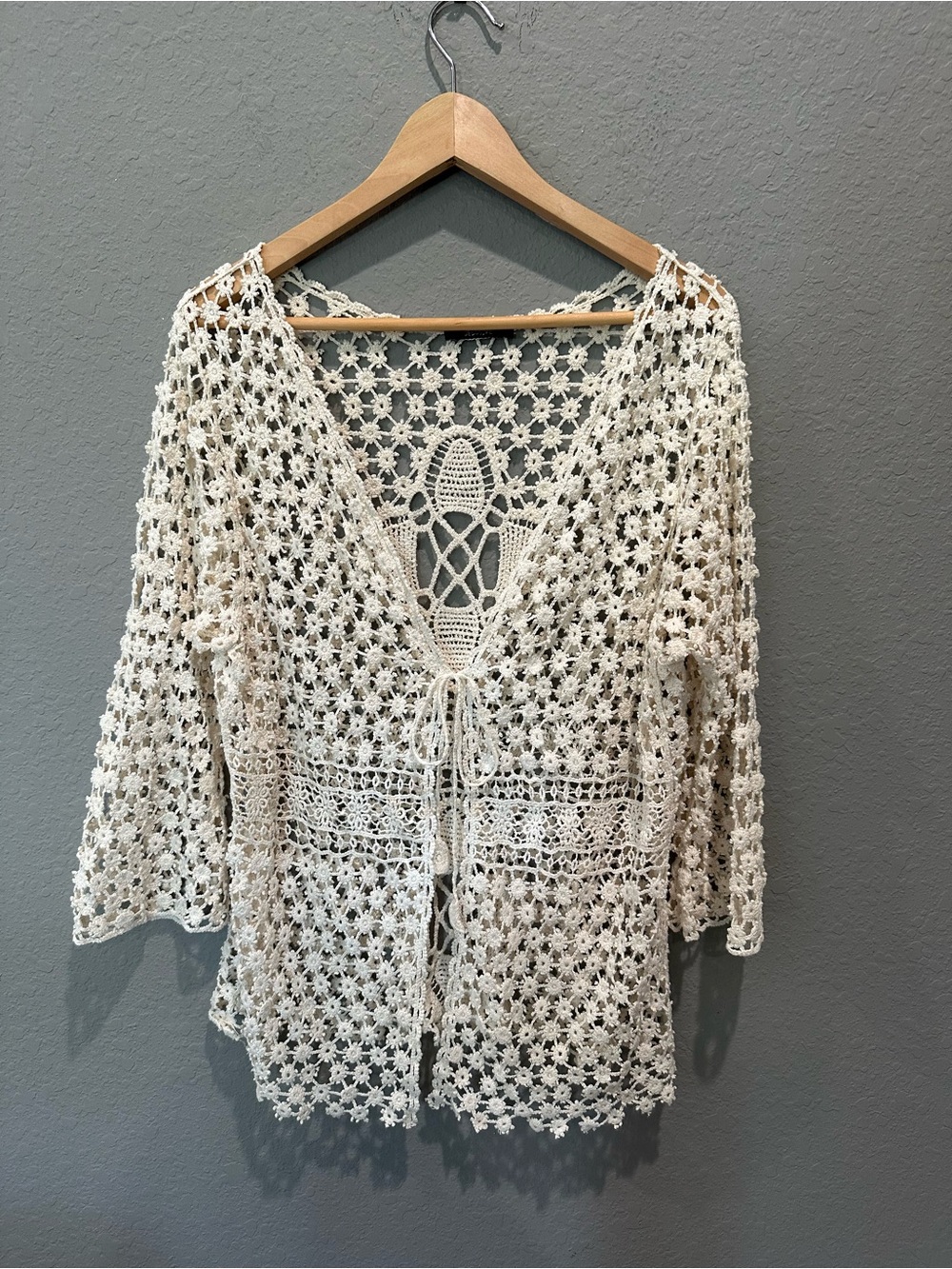 Crochet daisy cardigan cover up top Sz M by Delusive GUC